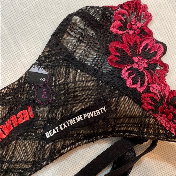 Upcycle Victoria’s Secret embroidered garter belt - Picture 8 of 8